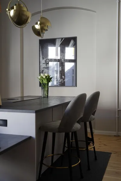 Repräsentative 6-Zimmer-Altbauwohnung in Charlottenburg – Luxuriös ausgestattet — photo 1